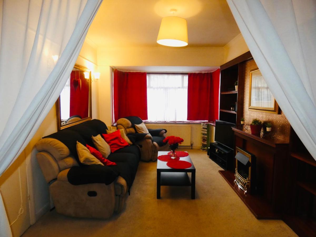 Spacious 3 Bed House With Parking & Good Transport South Norwood Eksteriør bilde